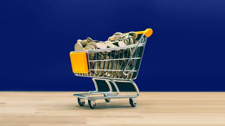 7 truques pouco conhecidos para economizar dinheiro rápido no dia a dia